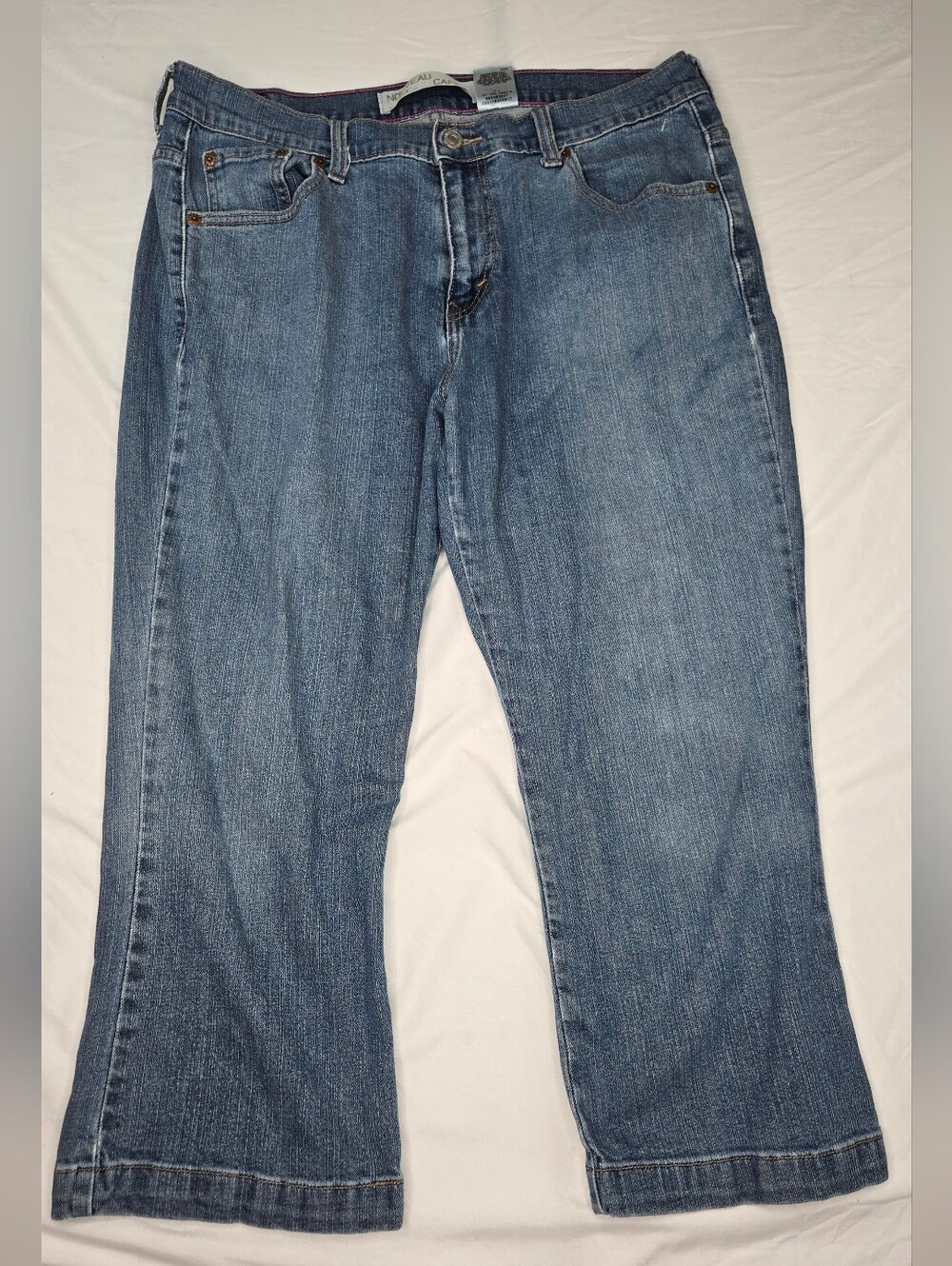 Levi’s 515 Nouveau Capri Jeans Women’s Size 14 Light Medium Wash Denim Cropped